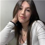 Ragazza offre ripetizioni di inglese a ragazzi che frequentano medie ed elementari